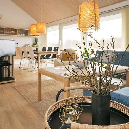 8 Person Holiday In