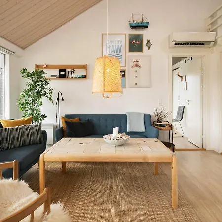 8 Person Holiday In *